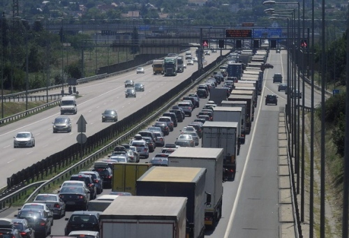 Legkorábban jövőre táncolhat egy markoló az M0-son egy átadáson