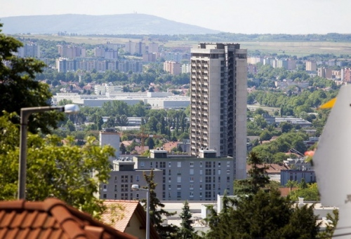 Egymilliárdba kerül a pécsi magasház lebontása