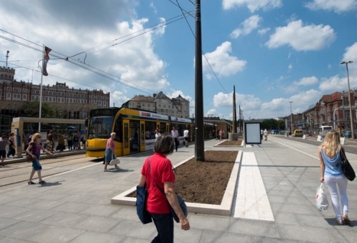 Túl van a félidején a Széll Kálmán tér felújítása