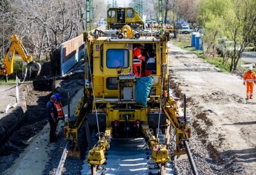 Különleges gépek a dél-balatoni vasútvonal felújításán