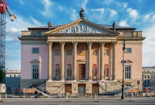 Hét év után nyílt meg újra a Berlini Állami Opera épülete