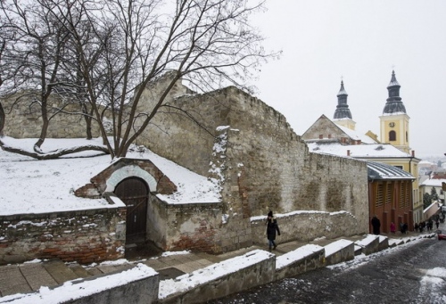 Elkészült Eger történelmi centrumában lévő egykori városfal rekonstrukciója