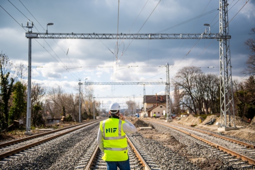 Nagyot esett az építőipar a közbeszerzéseknél