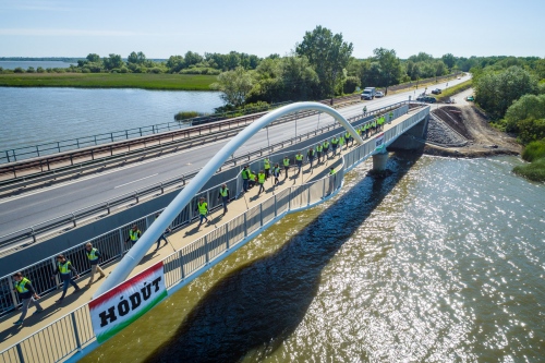 A Tisza-tó új kerékpárhídját tesztelték