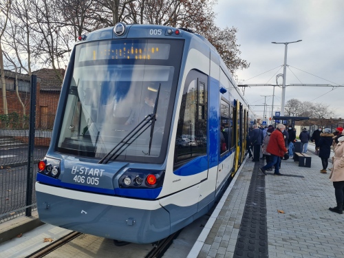 Átadták tram train közlekedési rendszert