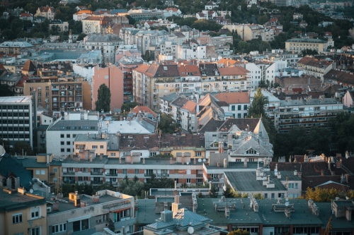 Visszaeshet az ingatlanpiaci forgalom idén a második félévben