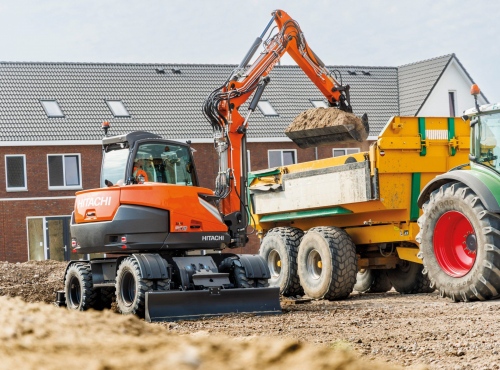 Kompakt gumikerekes kotróval állt elő a Hitachi