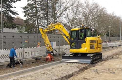 Új Komatsu midikotró a baumán