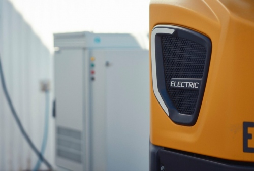 A Volvo CE közzétette márkafüggetlen elektromos töltési technológiáját 